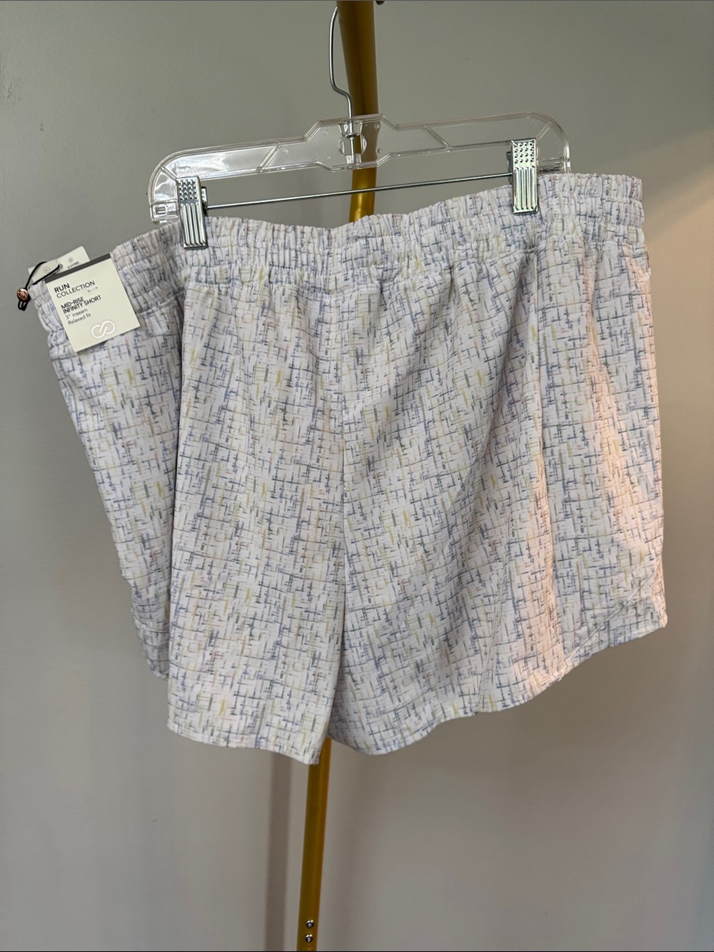 CALIA by Carrie Underwood mid rise infinity Light Multi-Pattern Athletic Shorts - Picture 7 of 15